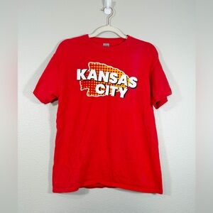 Kansas City Chiefs NFL Red Kingdom Gildan Red Yellow Graphic T-Shirt Boy Medium